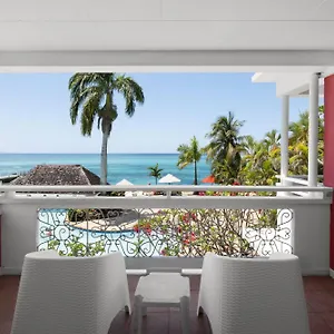 4* Station touristique Grand Decameron Cornwall Beach, A Trademark
